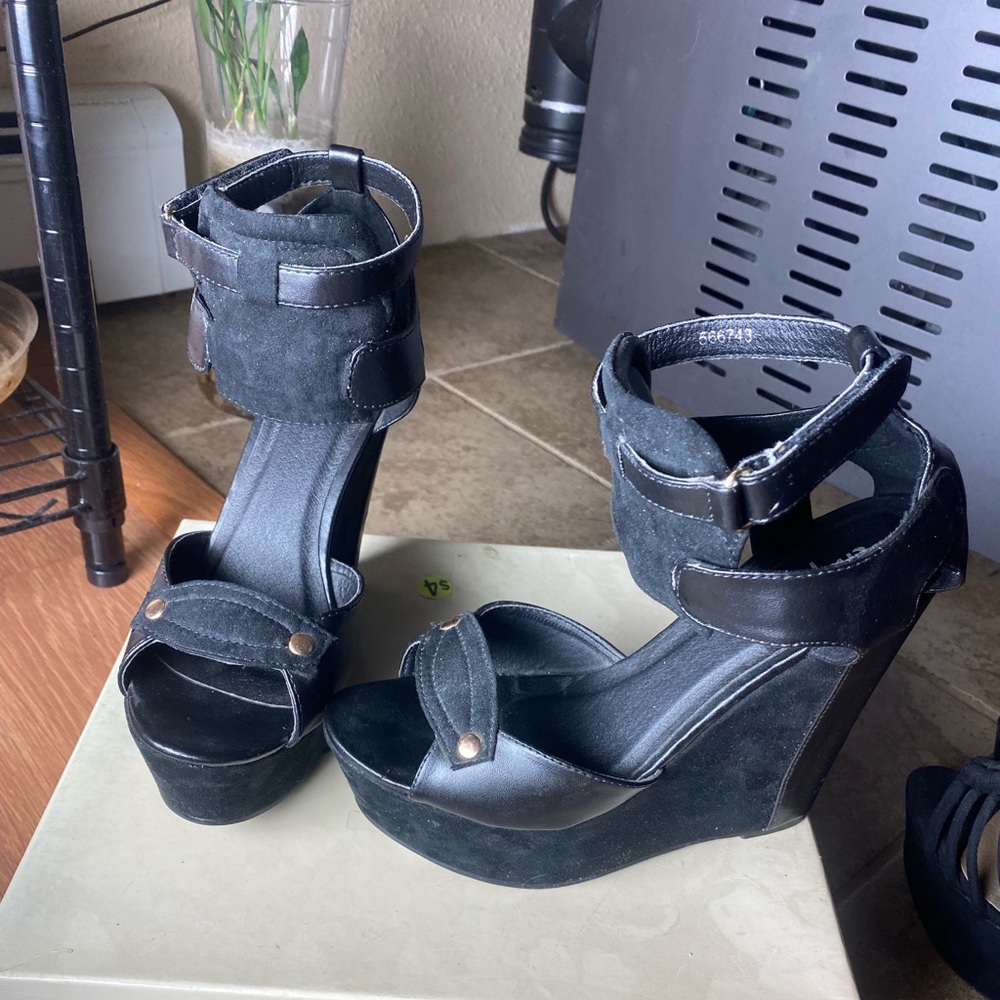 Charlotte Russe Black Wedges slightly used